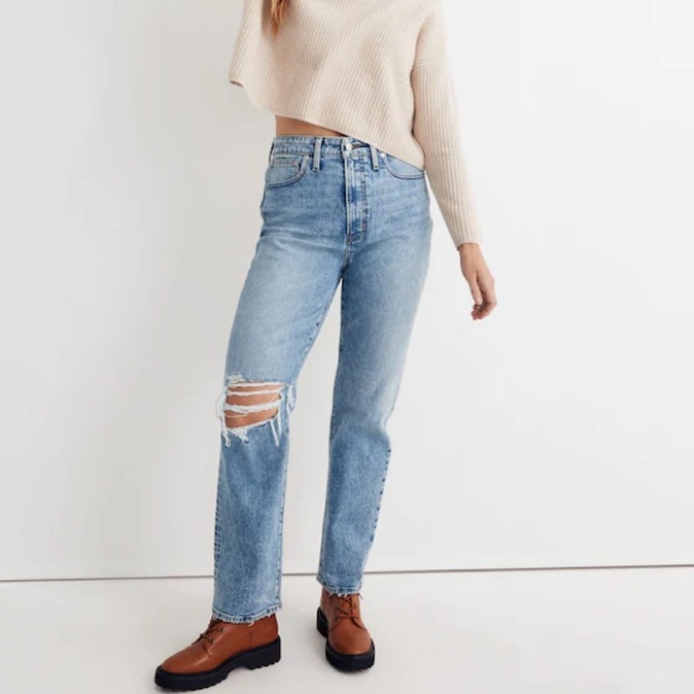 Madewell The Curvy Perfect Vintage Straight Jeans in Kingsbury Wash Ripped Knee